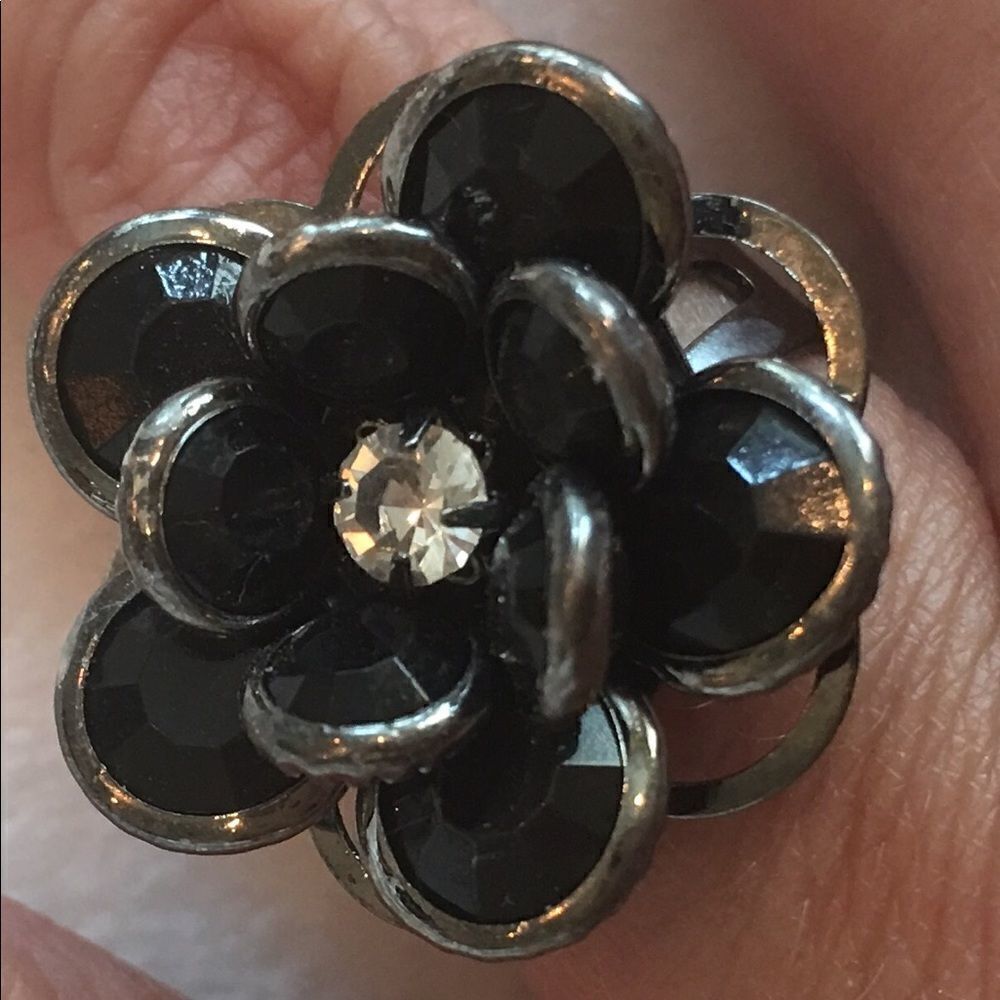 Pretty Black Flower Ring! Adjustable!